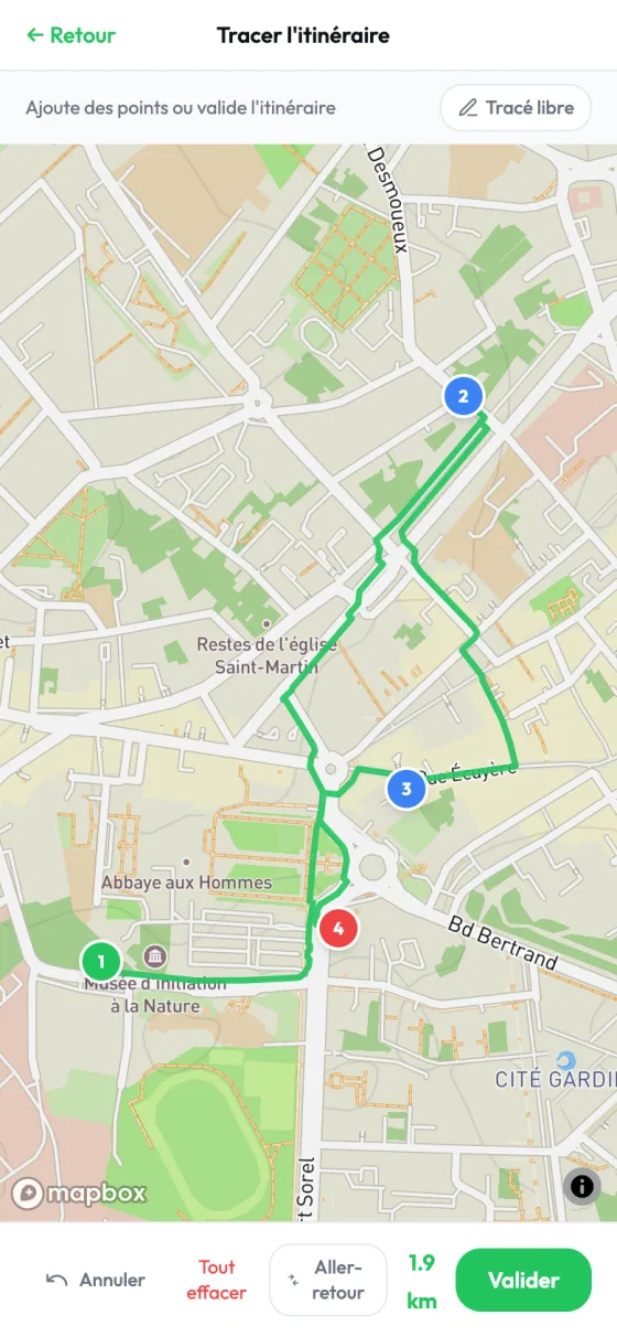Écran Tracer l'itinéraire : quatre points posés sur la carte de Caen, le tracé suit les rues, 1,9 km